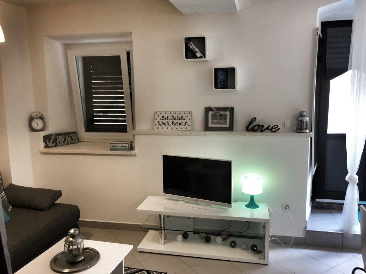 Apartment Estera Jelsa Kültér fotó